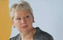 Васильева рассказала, каких школьных учителей не хватает больше всего