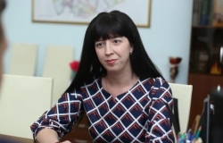 Чиновница из Алтая о желании педагогов получать больше 9000 рублей