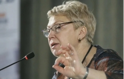 Ольга Васильева заявила, что учебники стоит анализировать ещё в виде рукописей