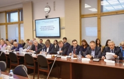 В России хотят запретить призывы к отказу от прививок. Подробнее