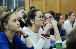 Правительство хочет развернуть аспирантуру в научный вектор